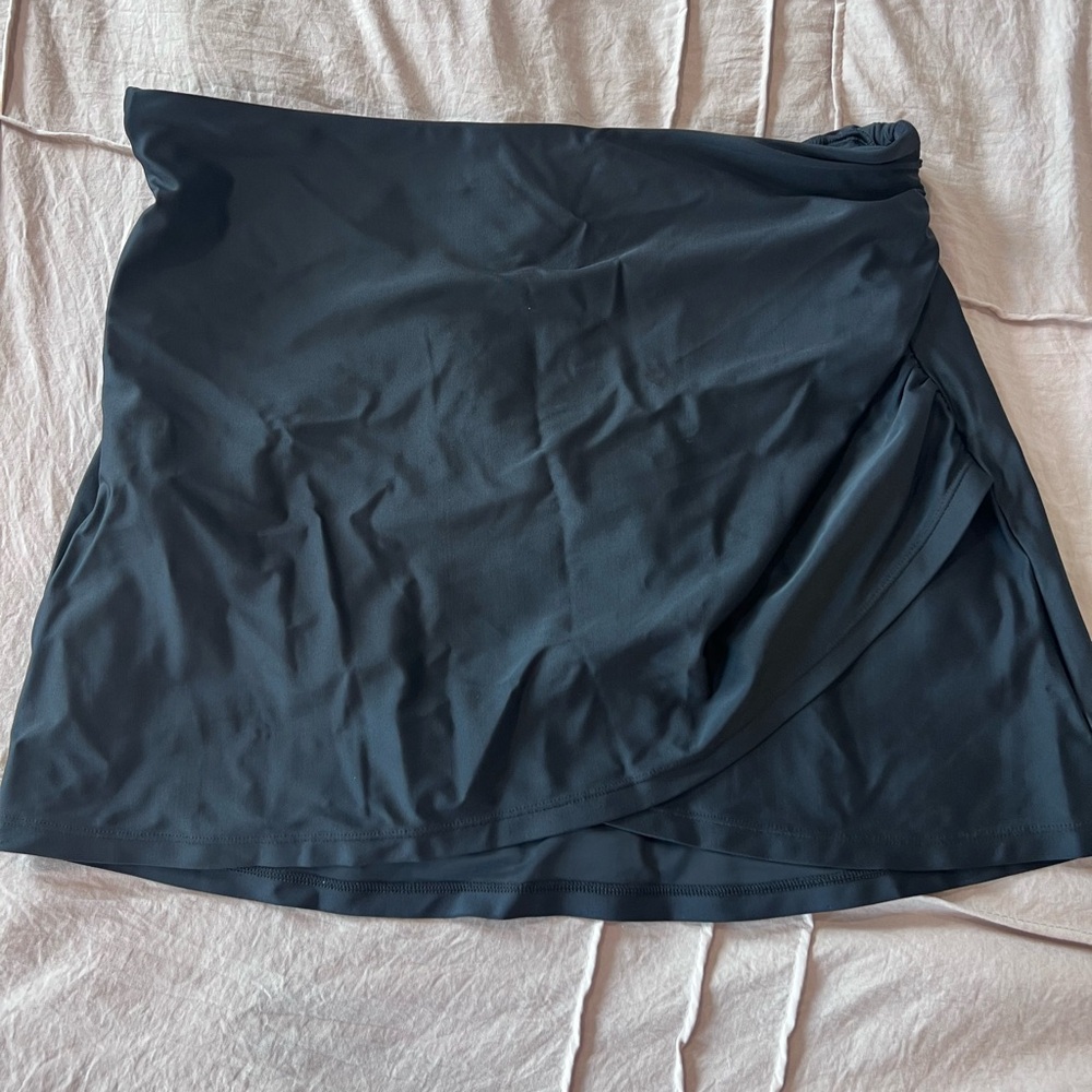 Summersalt black swim skirt